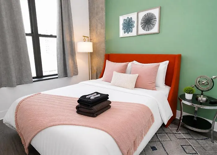Business Ready 2br In South Loop With Skyline View, Optional Parking & Gym Access Close To Mccormick, Downtown & Cta Appartamento Chicago